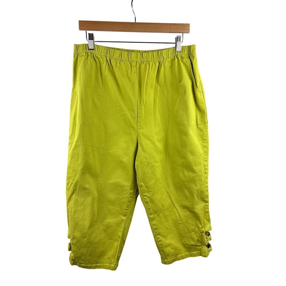 Women’s D&Co XL Pea Green Capri Pants w/ Bow Details